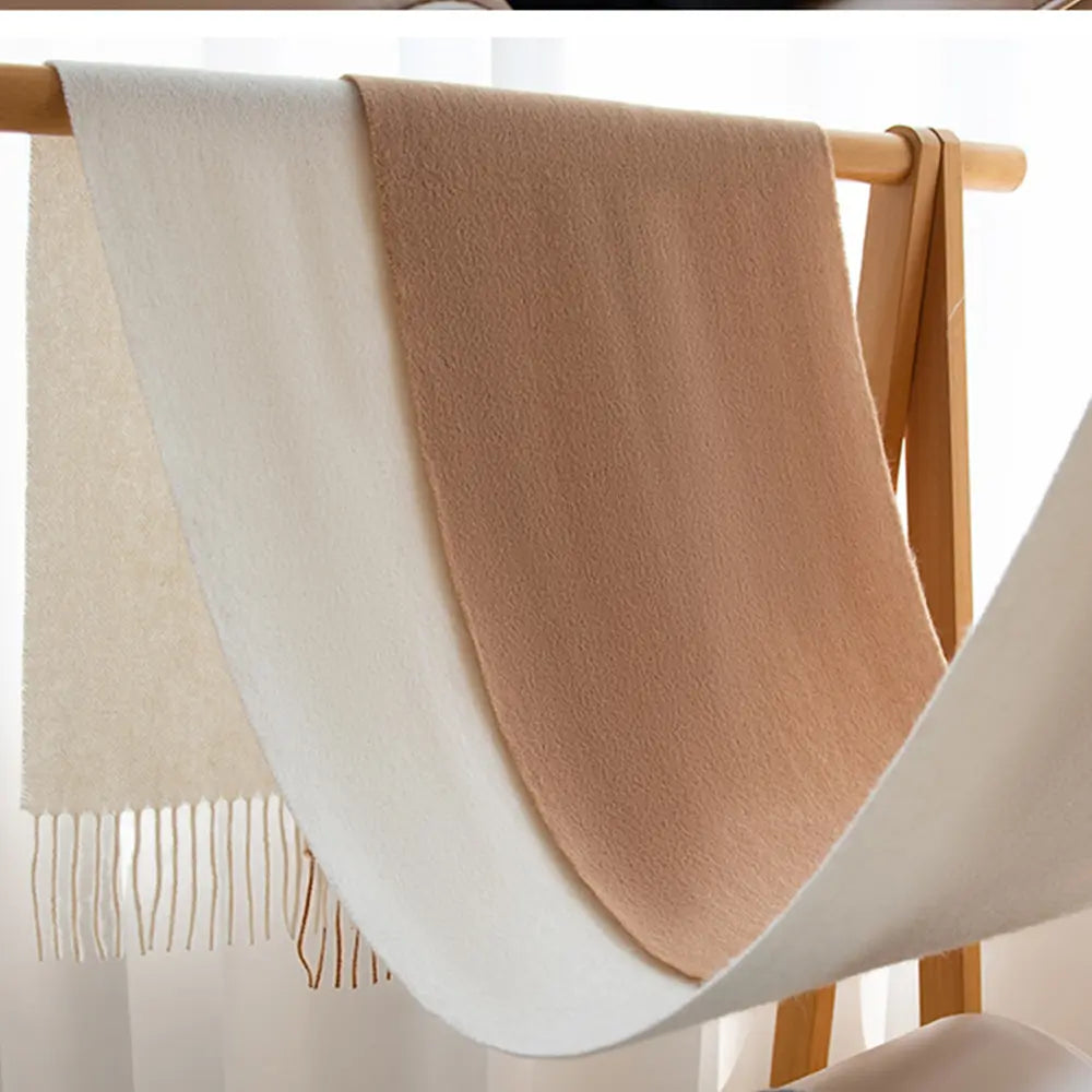 How to Choose the Right Women’s Scarf for Everyday Wear